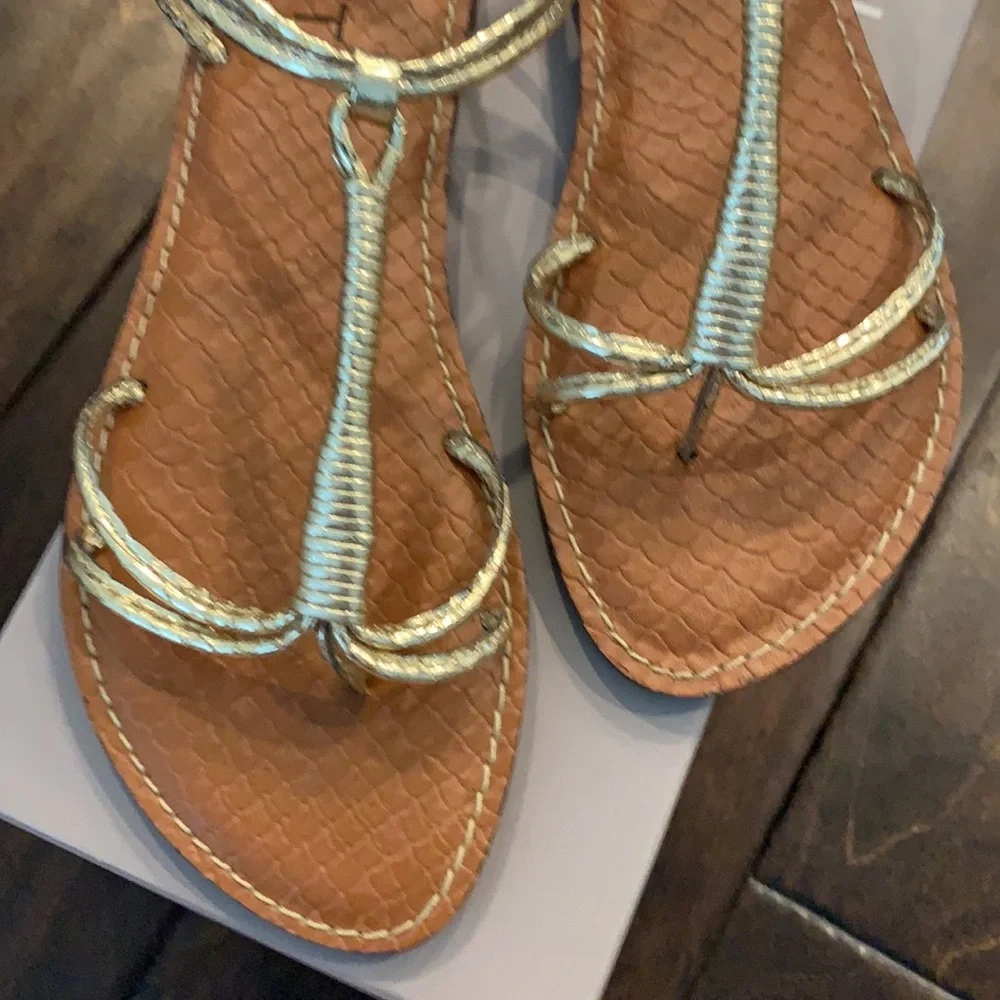 NIB LOFT Gold Snakeskin Print T-Strap Sandals Size 7